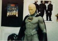 Cmo sera el traje de Batman Forever que habra vestido Michael Keaton?